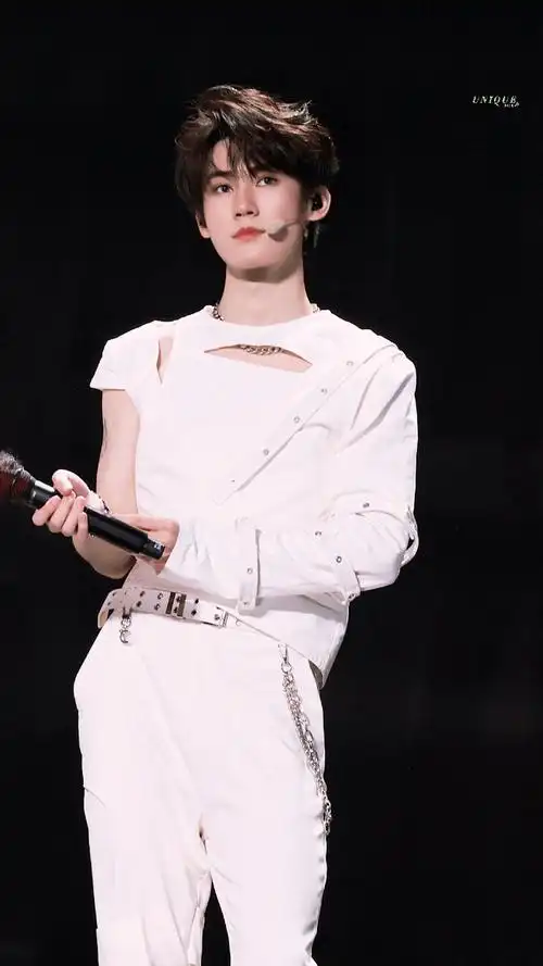 张真源 live之神