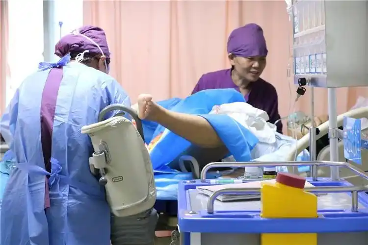 产房实拍生孩子究竟有多危险 专家的5句忠告请转给所有孕妈_产妇