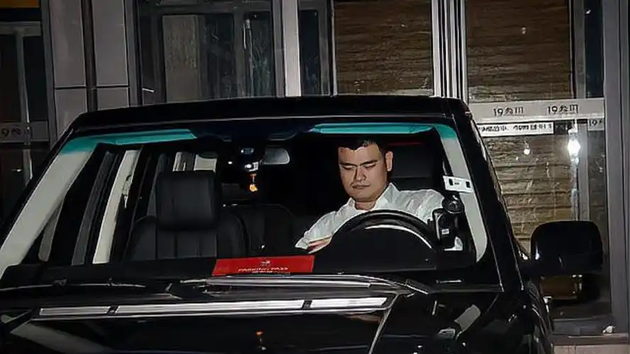 姚明座驾堪称车中之王,全国仅一辆,开出去宝马奥迪都要靠边站