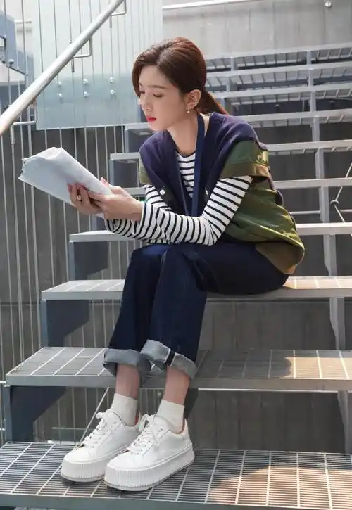 女神江疏影,穿上时尚袜,朋友都说,这气质优雅_作品_样子_青春