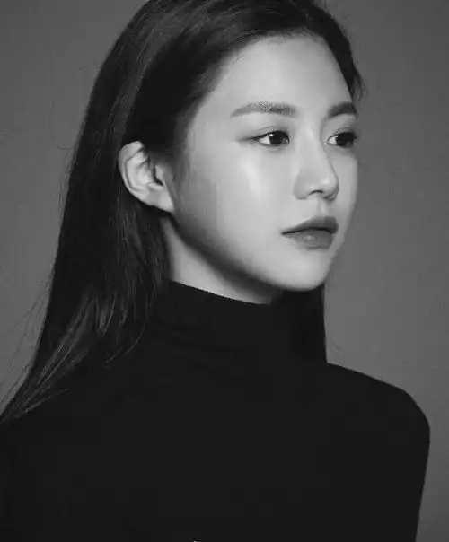 侧脸的审美越发被人们所关注,如果侧脸生的好看,随手_圈子-新氧美容