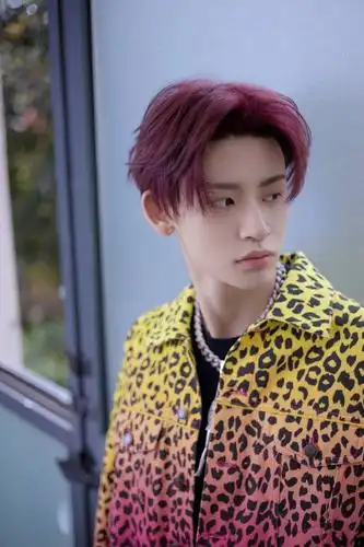 小鬼王琳凯解锁新身份音乐综艺商务全面发力