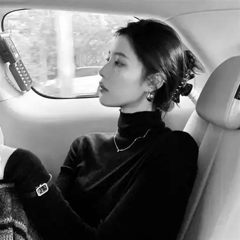 高清黑白女头像高冷