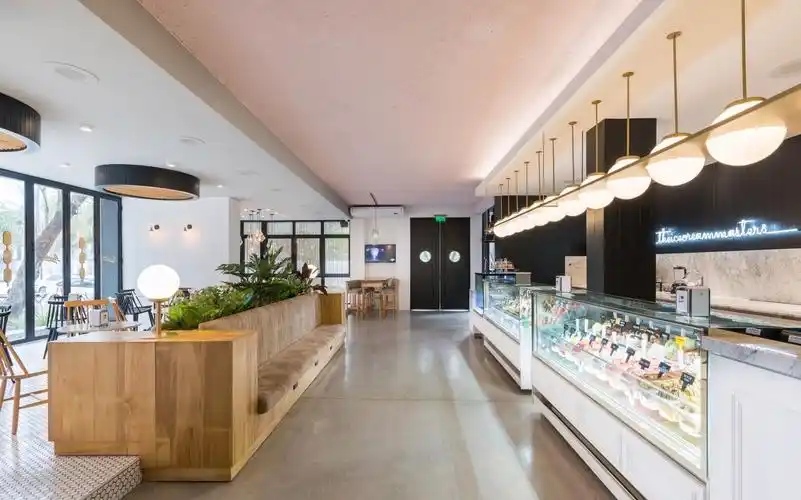 冰淇淋冷饮店装修设计图