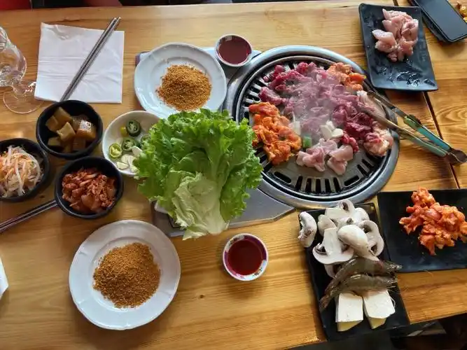 巴黎烤肉店三千里韩式烧烤