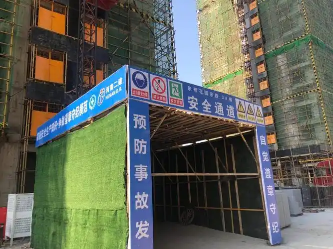 3,4,5号楼施工电梯安全通道.