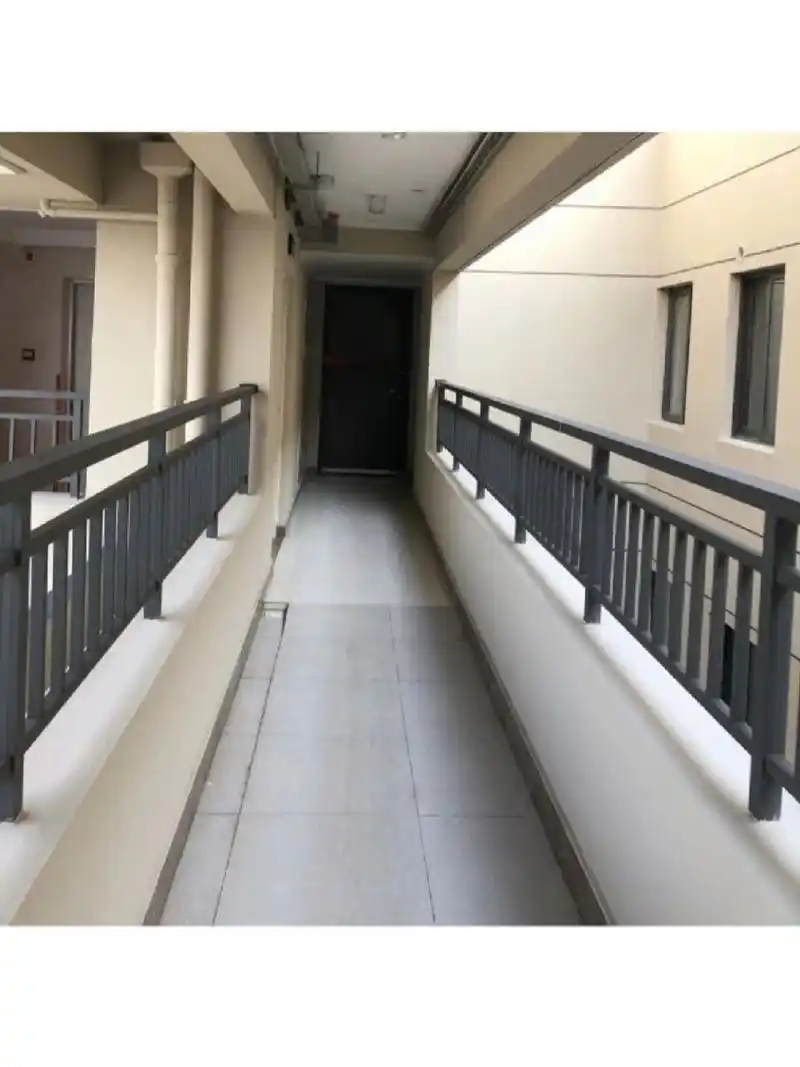 两梯四户连廊中间户好还是边户好?