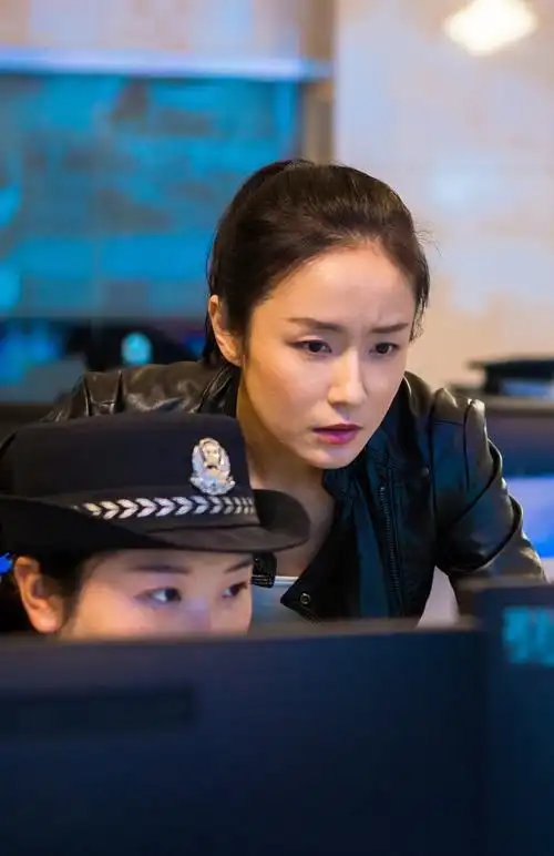 我是检察官将映丁洋首次饰演双重身份