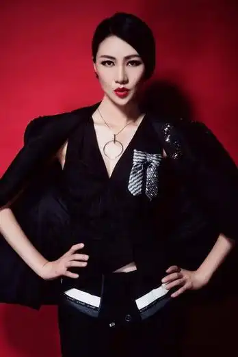 任泉老婆黄琦雯被曝光 两人年龄相差13岁