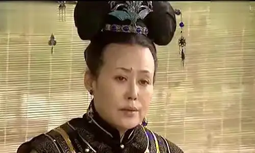 《康熙王朝》中的孝庄皇太后是如何做到巾帼不让须眉的?