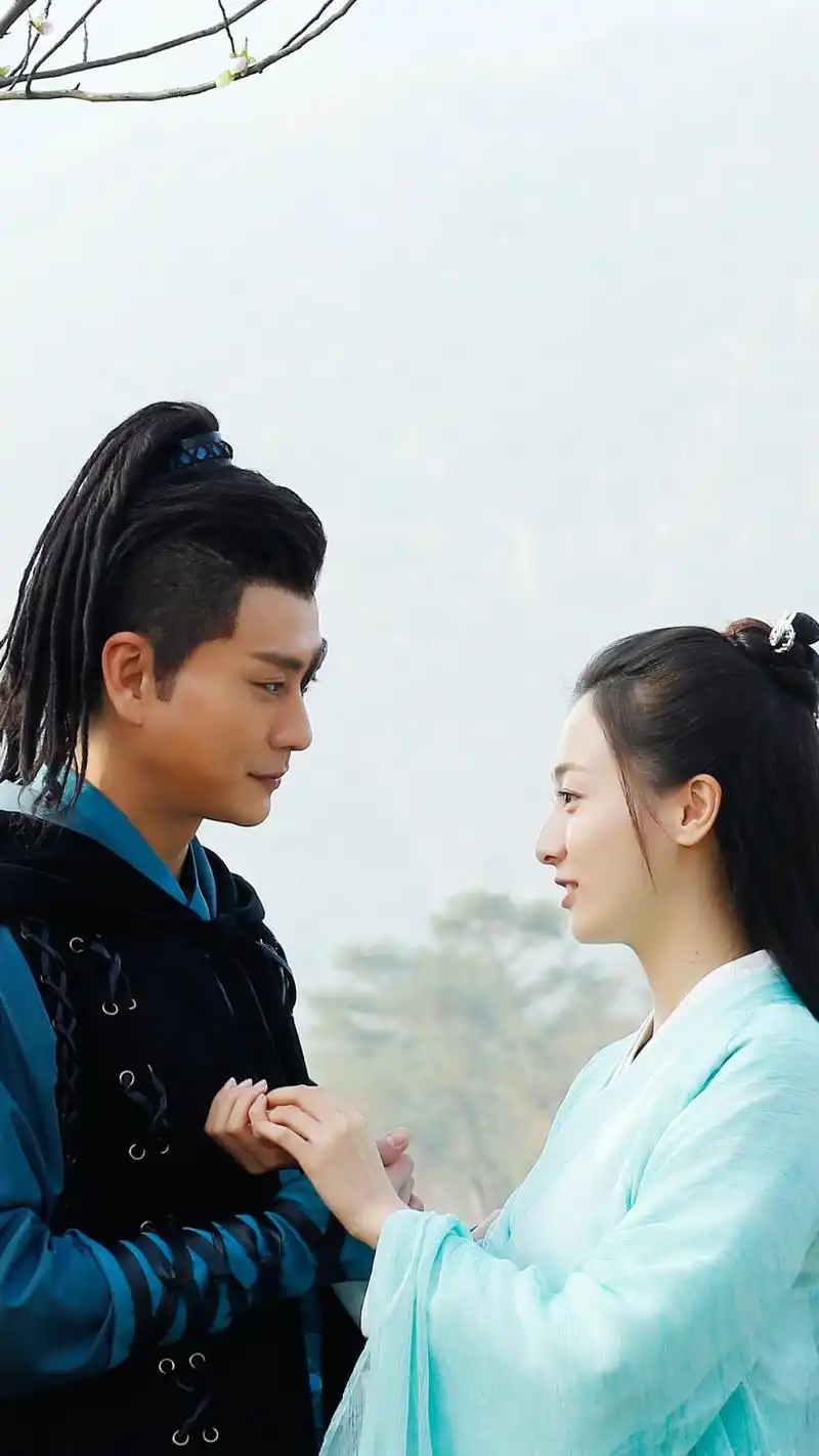 盘点古装剧中恋人的深情对视,迪丽热巴的最虐心,关晓彤的亮了!