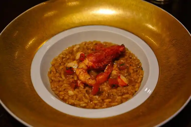 三步一个老字号,五步一家米其林,澳门的美食多到让人吃不消