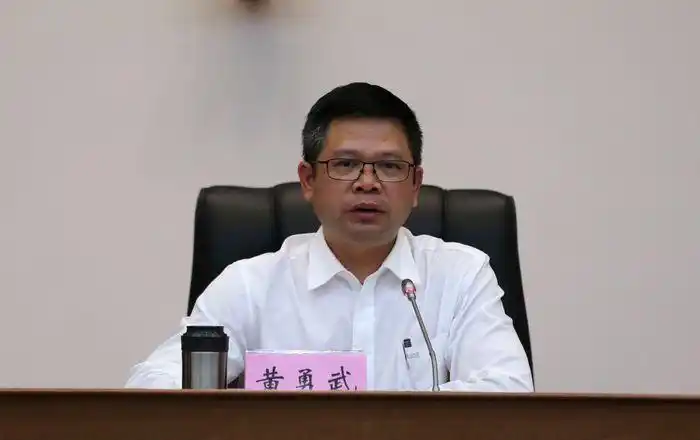 黄勇武同志出席预防道路交通事故联席会议制度 暨推进全市农村道路