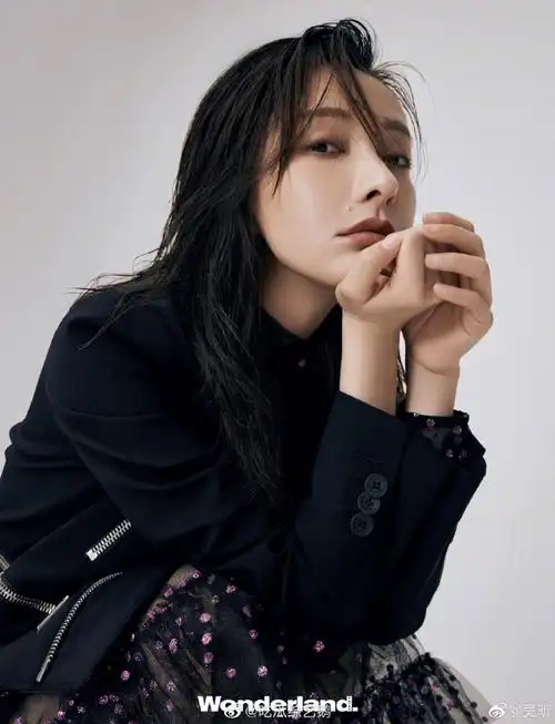 吴昕率性风格大片##吴昕早秋穿搭示范#吴昕最新杂志大片来了昕昕子真