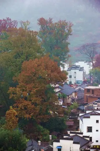 雨中白城炊烟袅袅