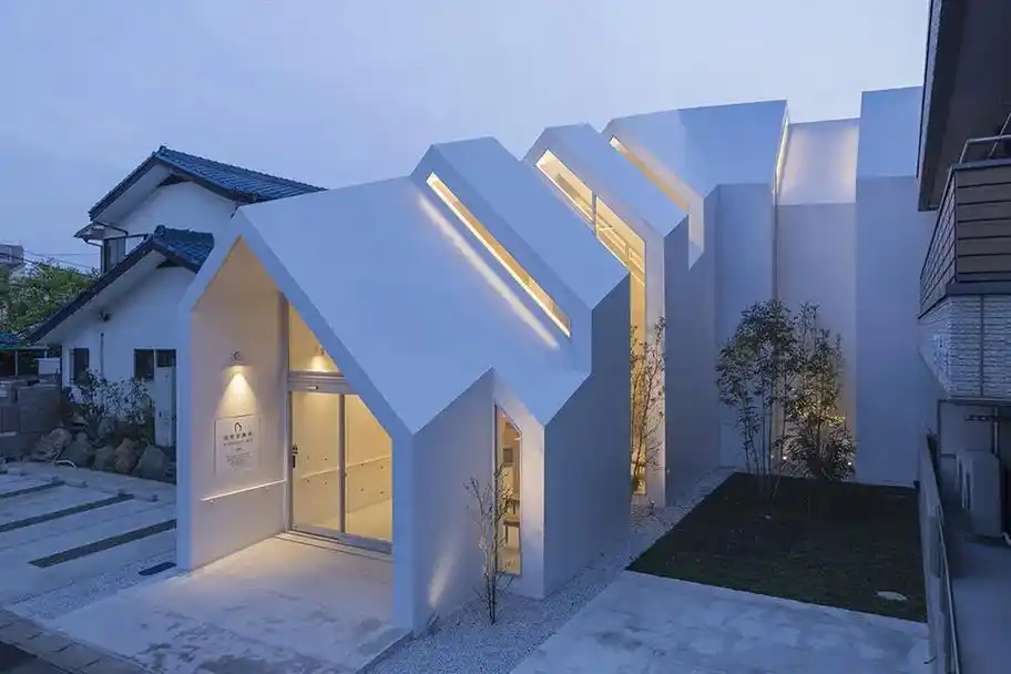 099动感凹槽的坡屋顶.【释义】坡屋顶体块,均匀被切割开形成 - 抖音