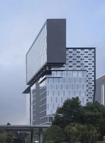 ▼不同的立面形式削弱建筑的体量感 姚力