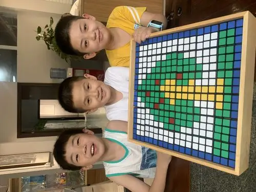 留下了美好的回忆 我知道,魔方不仅有异形魔方 拼图魔方也是那么的有