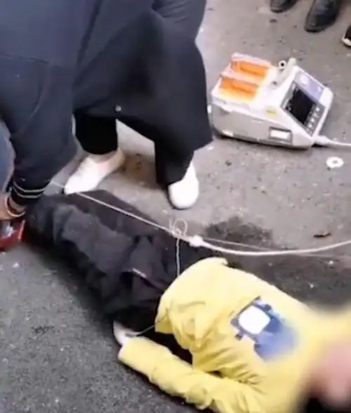 9岁男孩小区内被人活活打死!围观者不施救?警方最新通报