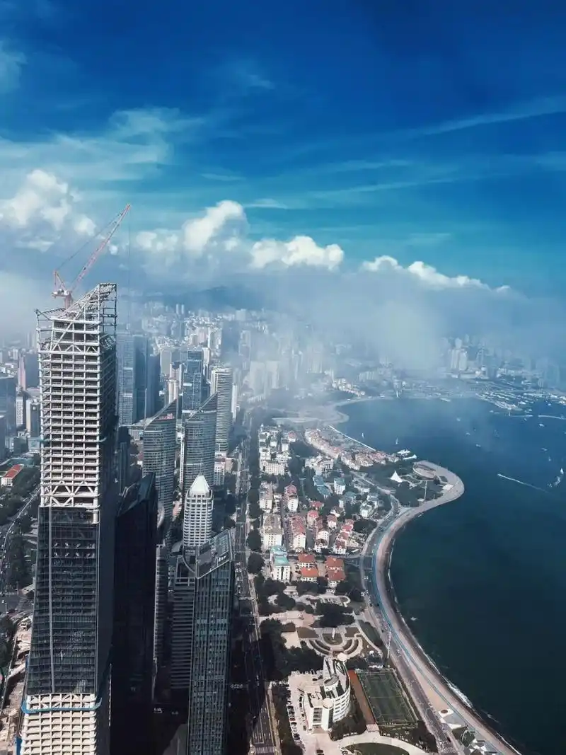 中心 来青岛的宝子还有人没去吗 81层能看到整个沿海一线的城市景观