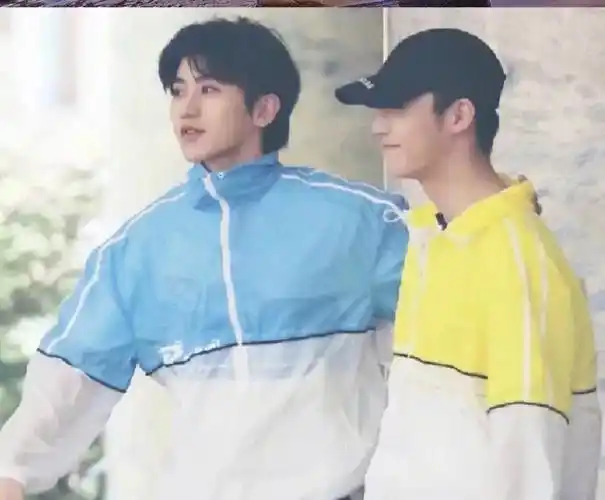 他是惊艳全场的蓝玫瑰,他是萌翻全场的桃浦兔,蔡徐坤惊艳了时光,陈立