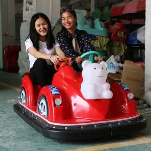 欢乐猴新款双人广场碰碰车公园广场儿童大型游乐电瓶车游乐设备