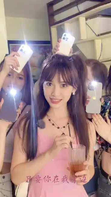 原来是中国新声代里超能唱的子璐妹妹