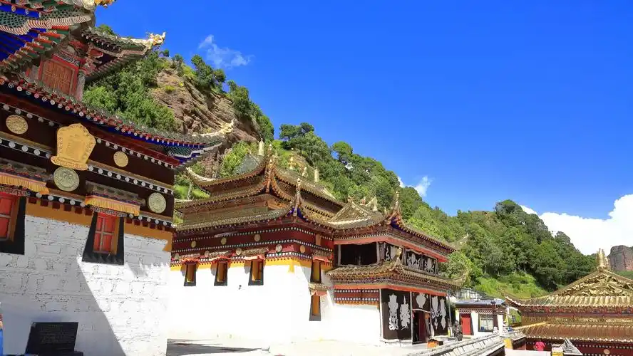 其它 甘南行3——花湖,郎木寺 写美篇游览完郎木寺,赶往夏河县.