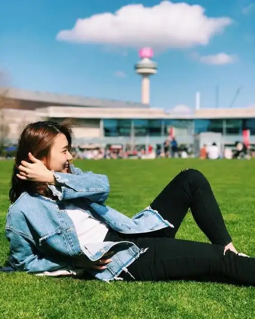 别再摆剪刀手了各种旅游拍照姿势合集