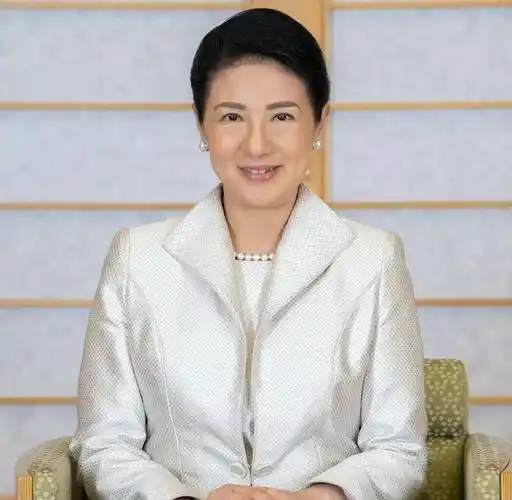 爱子公主现在已经22岁了,而雅子女王在他38岁时刚刚生下爱子