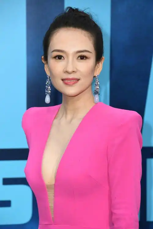 41岁章子怡,身材饱满颜值美丽,越来越有成熟魅力了!