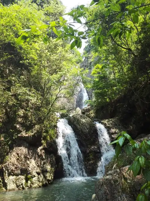 【携程攻略】嵊州百丈飞瀑适合情侣出游旅游吗,百丈飞瀑情侣出游景点