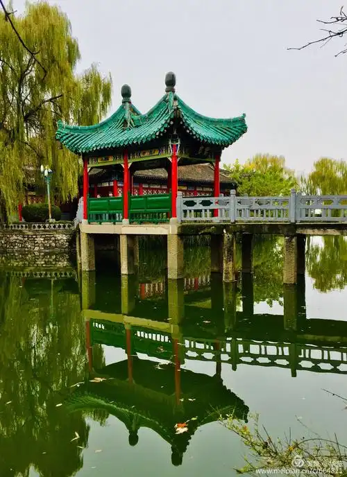 陕西凤翔东湖美