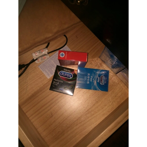 杜蕾斯(durex)避孕套组合共50片(激爽四合一 love10赠7只安全套 润滑