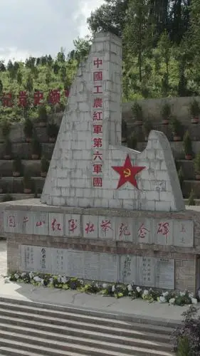 从另一个视角看困牛山百名红军集体跳崖的英雄壮举