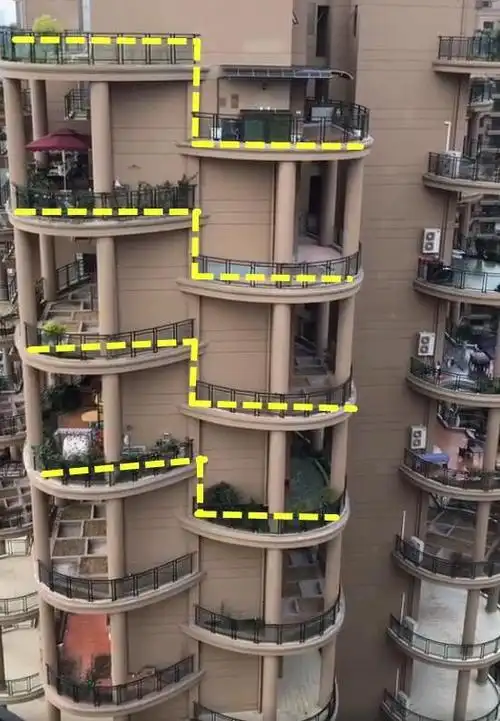 南北通透算不得什么如今时兴弧型生活阳台带上空院落