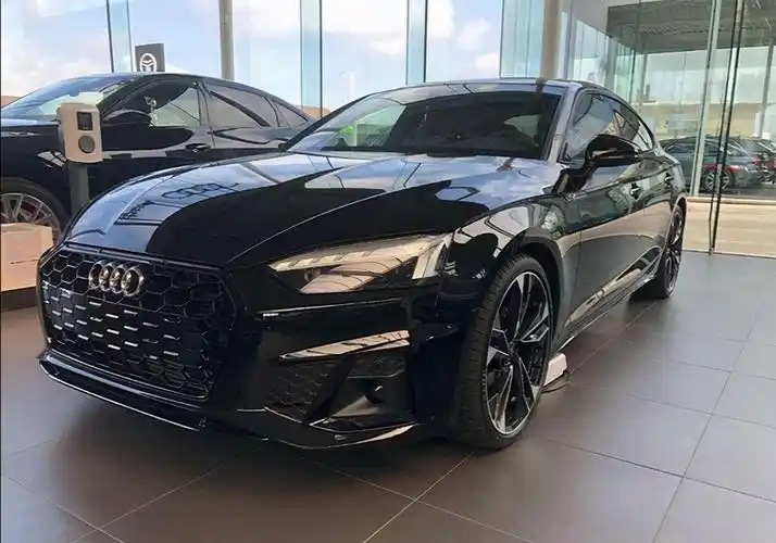 奥迪a5变身"黑武士",2.0t引擎油耗仅6升,若国产比宝马m3给力