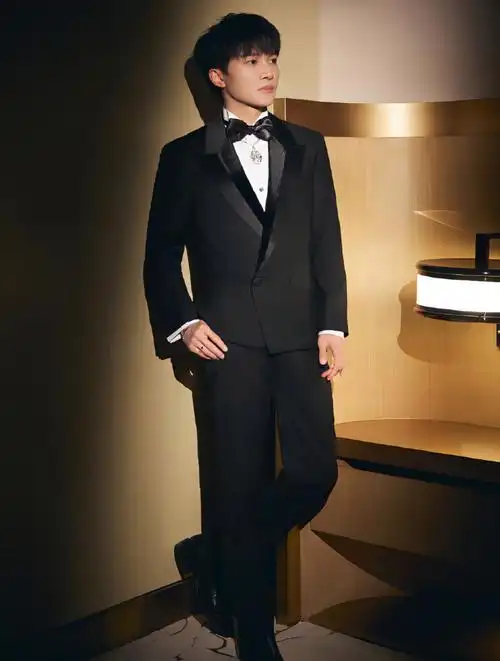 论周深在北京电影节上的格局!