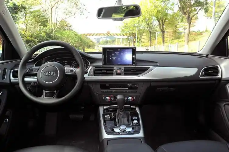 奥迪a6l内饰功能 水晶银