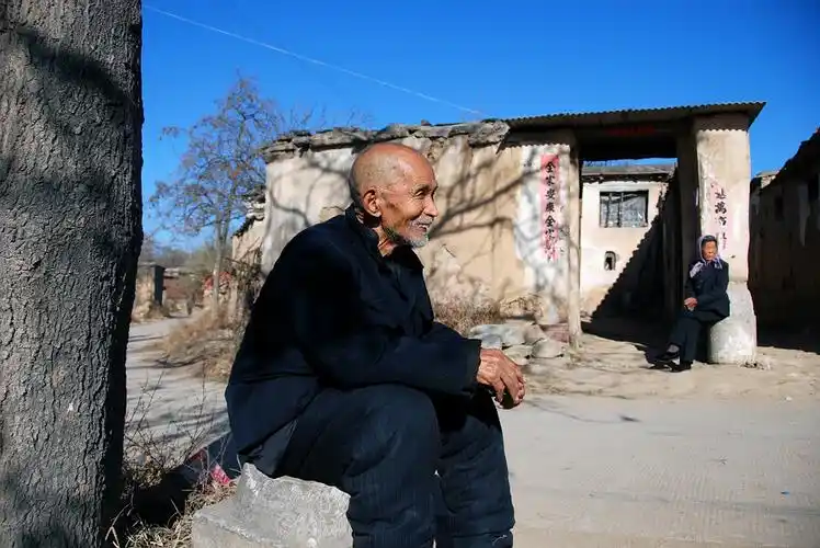 抓拍几幅乡下老人的片子