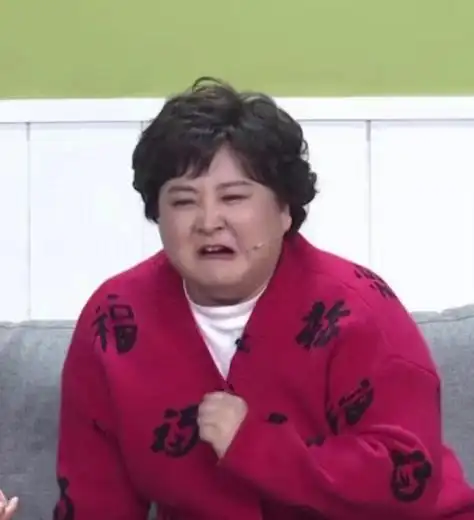 又没能与偶像成功会师的春晚新晋小品女王贾玲,在小品《一波三折》里