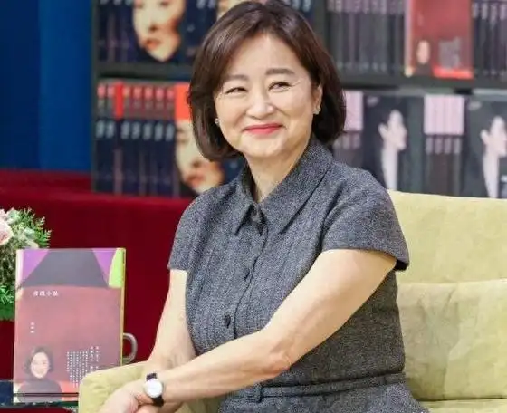 岁月不败美人:被68岁林青霞老年风采惊艳,气质优雅,特贵气