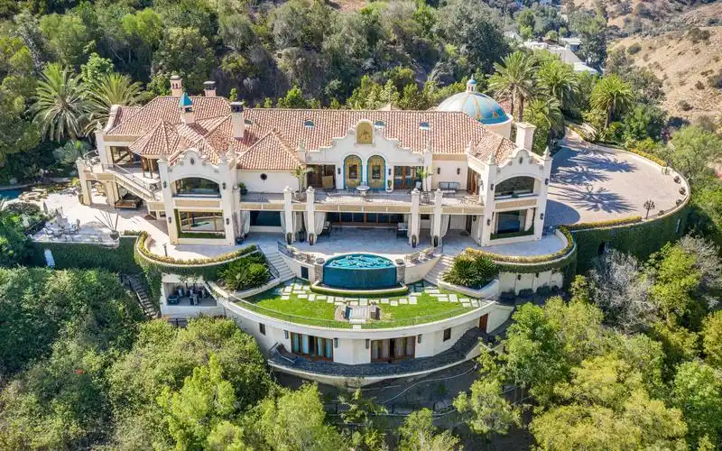 位于加州比弗利山庄的一座宏伟法式豪宅|10066 cielo dr, beverly