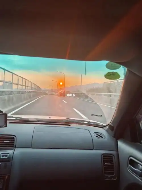 在车上随手拍下的夕阳还有千岛湖的日落