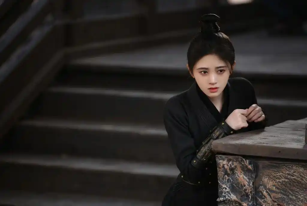 鞠婧祎壁纸第52期有人骂你野心勃勃有人爱你灵魂有火