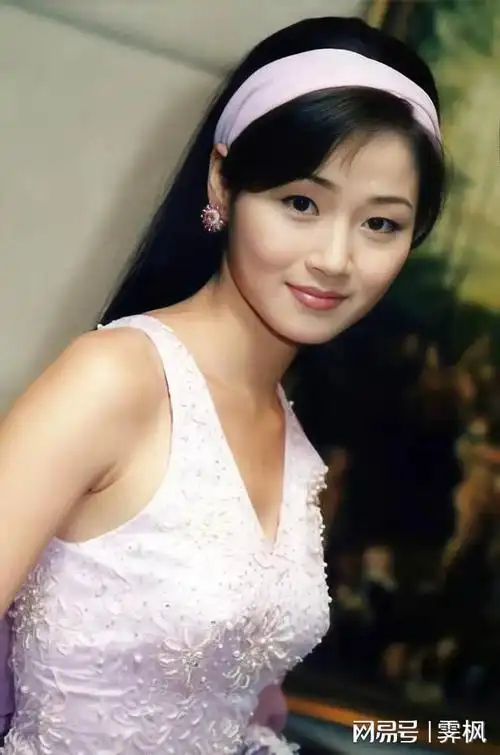 明星怀旧系列图片壁纸万绮雯