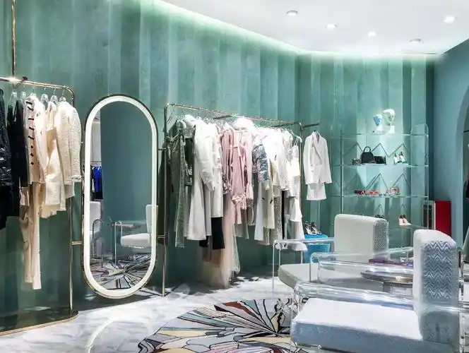 陈列师小白进丨女装店铺如何设计