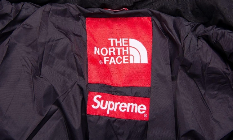北面supreme联名羽绒服真假辨别
