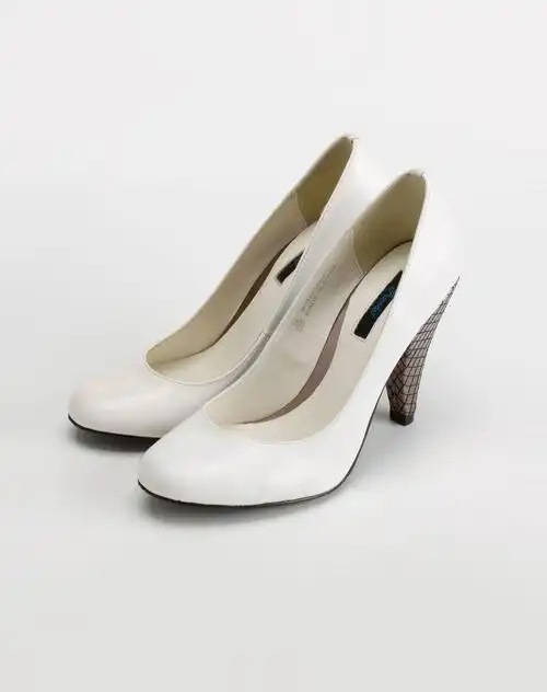 爱魅ameda纯白色圆头简约高跟鞋