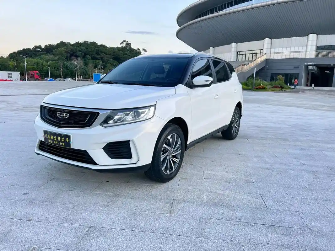 吉利远景x620款14t自动尊贵型